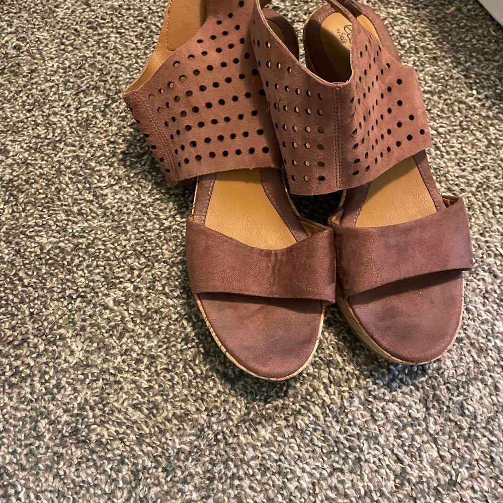 Euro Soft by Sofft women’s Cork Wedge Sandals/ Desert Rose/ size 9